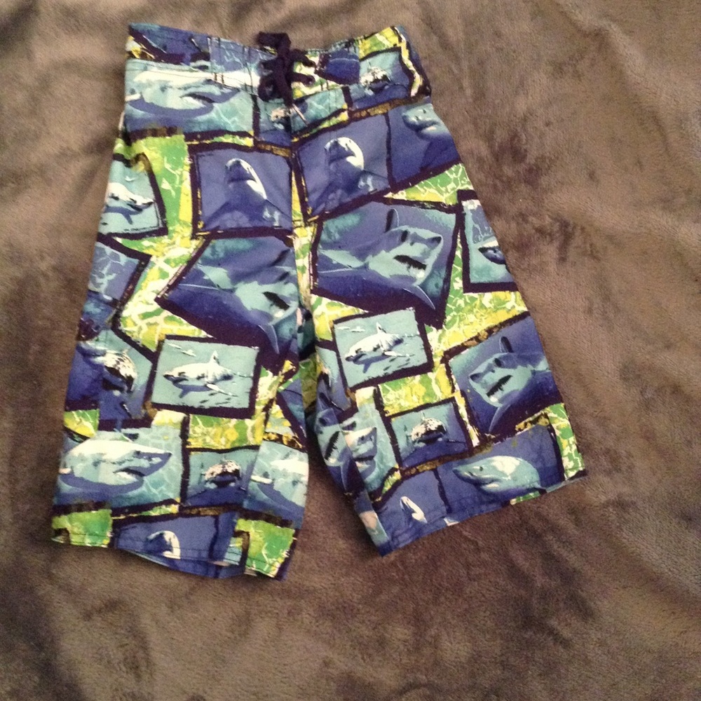🏊🏽 Boys Shark Print Swim trunks🏊🏽